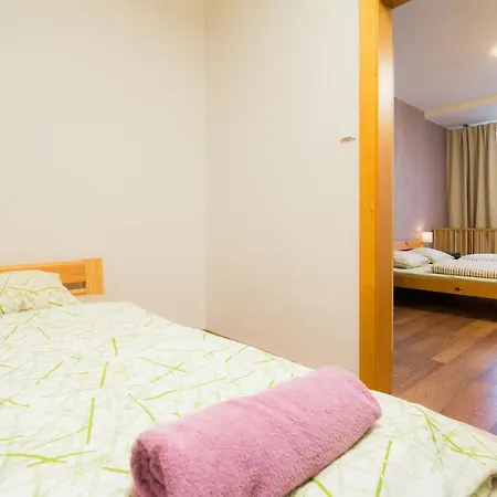 Elen'S Apartments Prague - Free Garage Parking Apartment