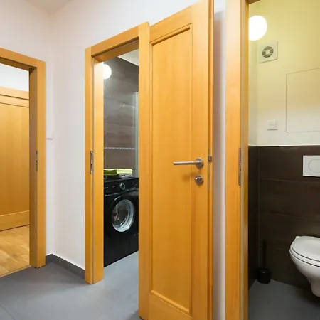 Elen'S Apartments Prague - Free Garage Parking Apartment Prag