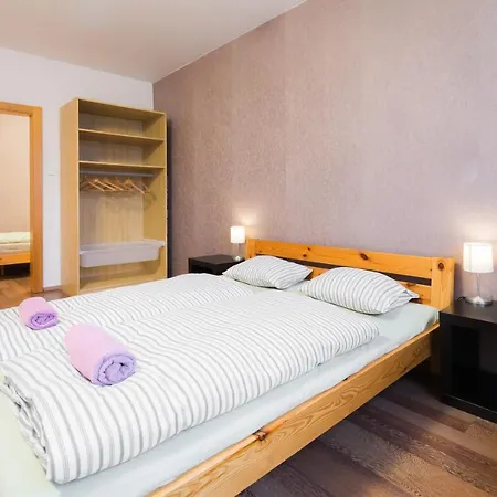 Elen'S Apartments Prague - Free Garage Parking Apartment Prag