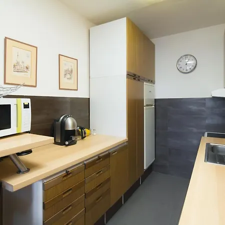 Elen'S Apartments Prague - Free Garage Parking *