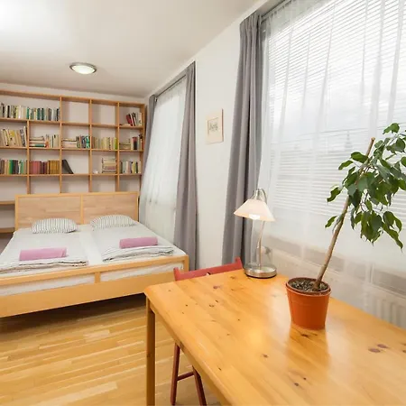 Elen'S Apartments Prague - Free Garage Parking Apartment Prag