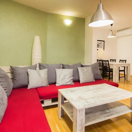 Elen'S Apartments Prague - Free Garage Parking