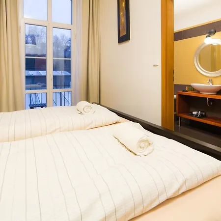 Elen'S Apartments Prague - Free Garage Parking Apartment