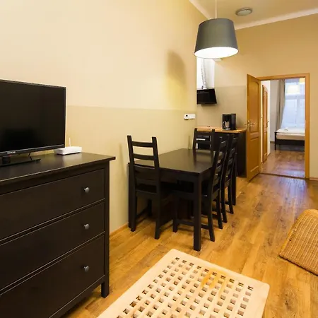 Elen'S Apartments Prague - Free Garage Parking Apartment
