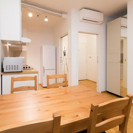 Elen'S Apartments Prague - Free Garage Parking Apartment